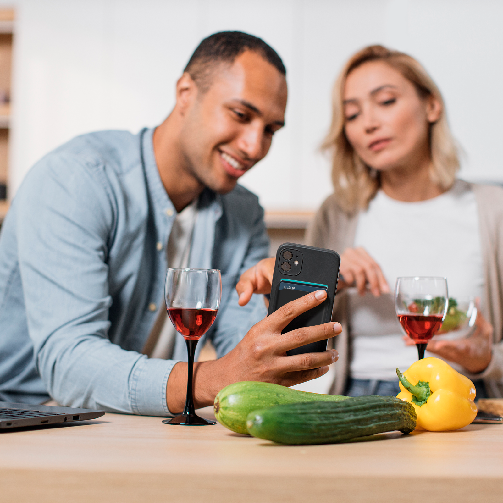 iJoy Magsafe Card Holder