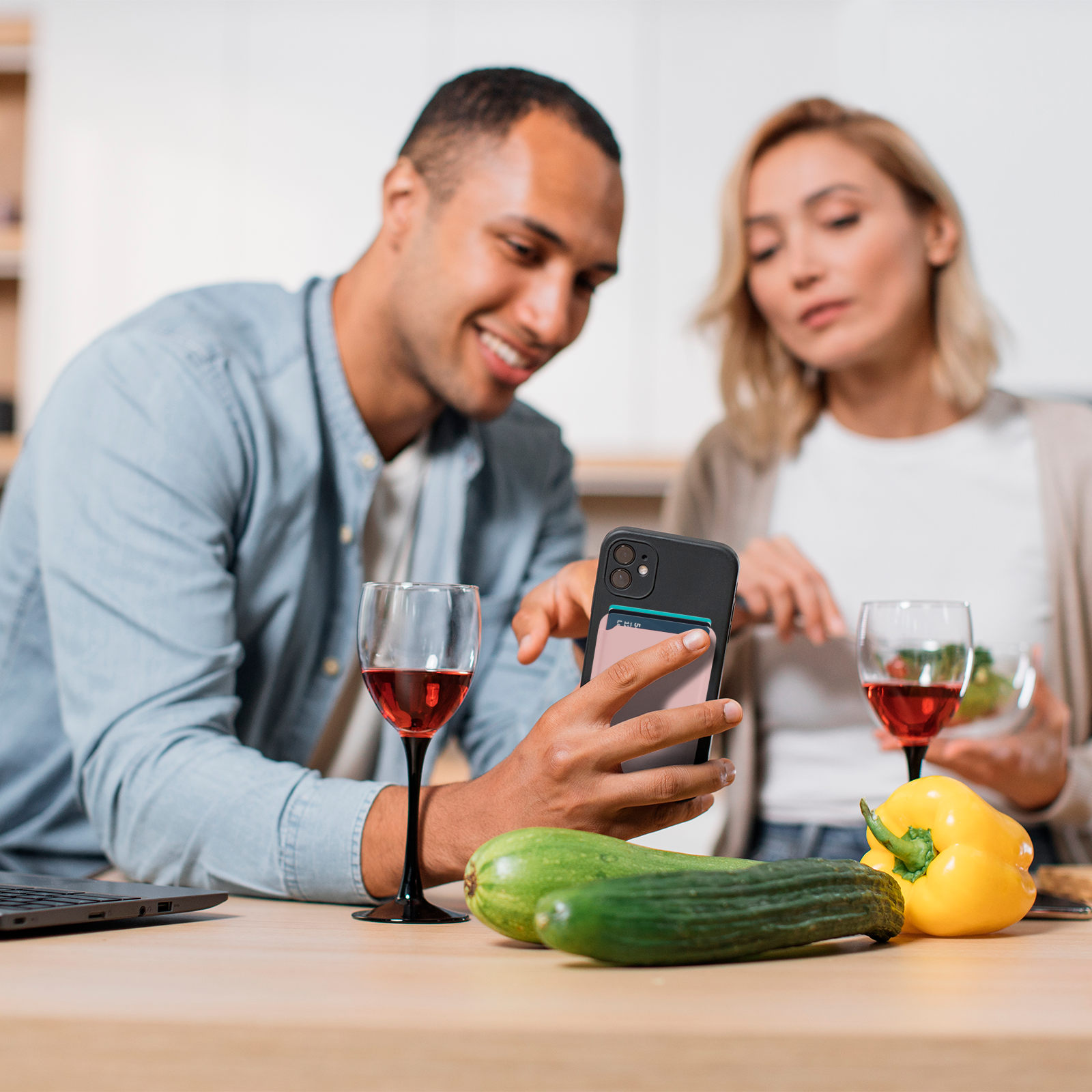 iJoy Magsafe Card Holder